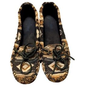 Minnetonka Aztec Print Fabric Moccasin